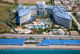 Crystal Admiral Resort Suites - Antalya Luchthaven transfer